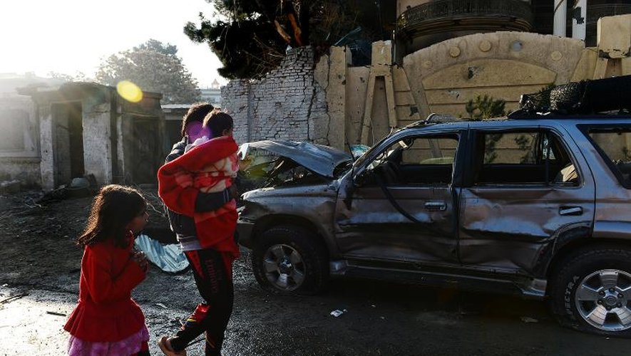 Voiture endommagée 
lors d'une attaque contre une résidence d'ONG le 28 mars 2014 à Kaboul