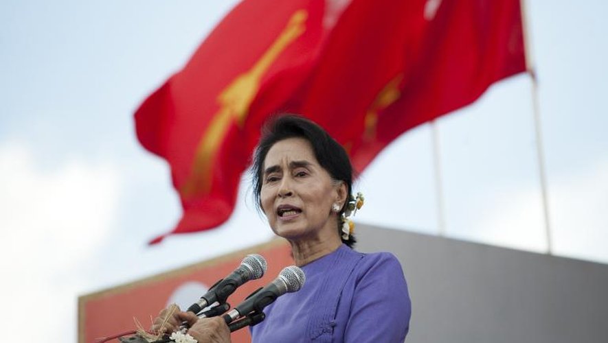 Aung San Suu Kyi lors d'un discours le 16 mai 2015 à Mawlamyaing