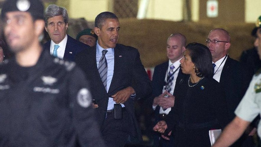 Le président américain Barack Obama entouré de sa conseillère à la sécurité nationale Susan Rice (d) et de son secrétaire d'Etat John Kerry, au deuxième plan à gauche, après une rencontre avec le roi Abdullah d'Arabie Saou