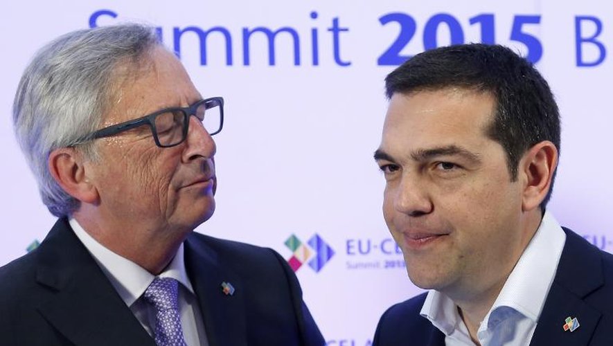 Le président de la Commission européenne Jean-Claude Juncker (g) et le Premier ministre grec Alexis Tsipras (d) à Bruxelles, le 10 juin 2015