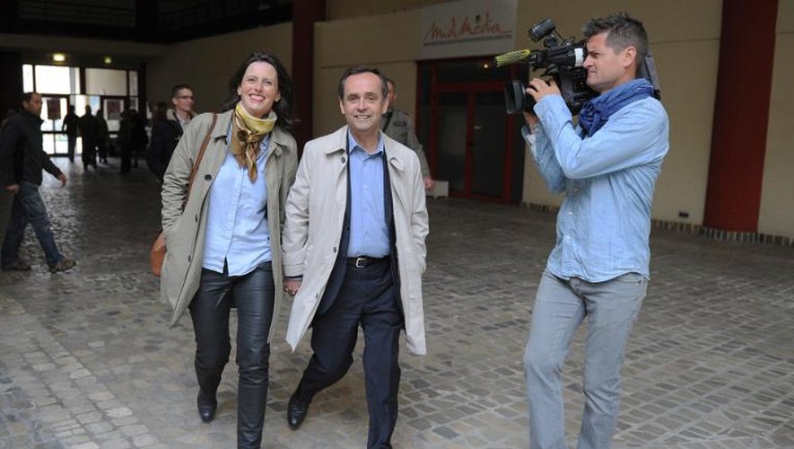 Robert Ménard avec sa femme, à Béziers le 30 mars 2014