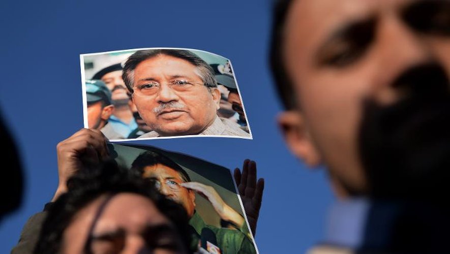 Des partisans de l'ancien président pakistanais Pervez Musharraf lors d'une manifestation de soutien à Islamabad le 15 janvier 2014