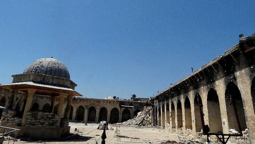 Les ruines d'un minaret dans une mosquée datant de l'époque des Omeyyades, à Alep, le 25 avril 2013
