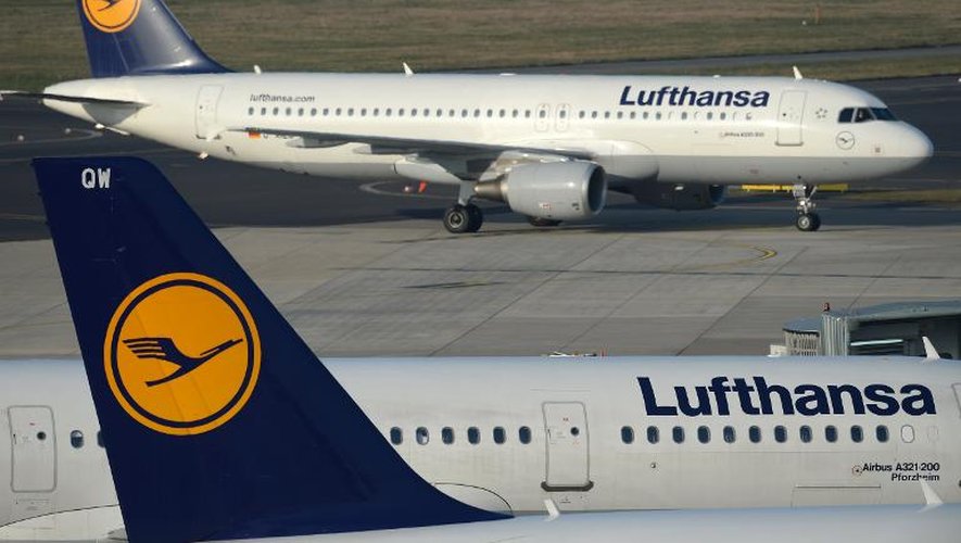 Des avions de Lufthansa sur l'aéroport de Dusseldorf le 13 mars 2014