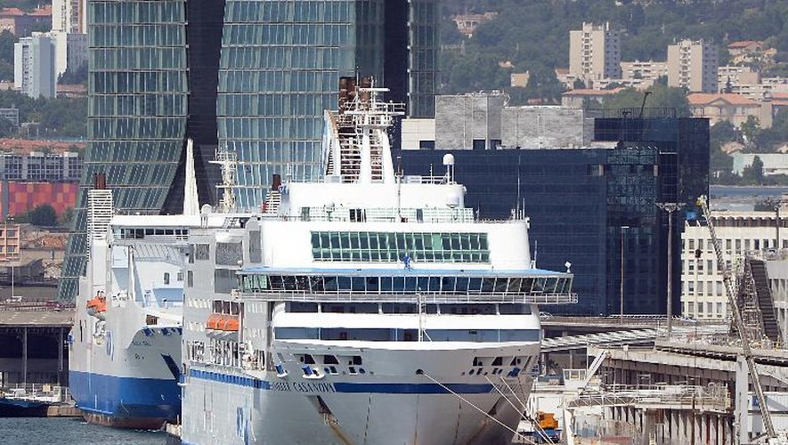 le "Danielle Casanova", un bateau de la compagnie SNCM dans le port de Marseille le 20 juin 2013