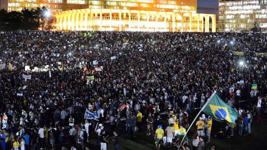 Des milliers de manifestants le 20 juin 2013 à Brazilia