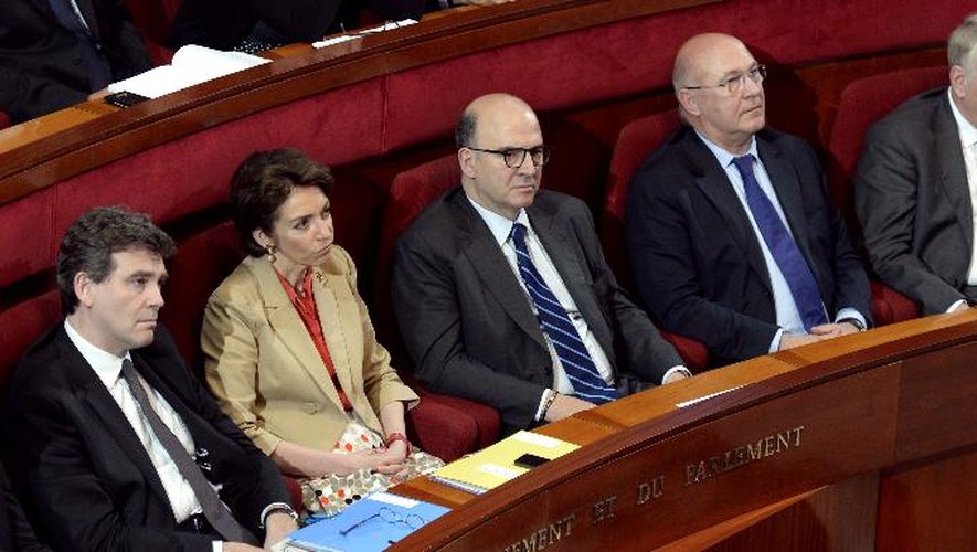 Arnaud Montebourg, Marisol Touraine,  Pierre Moscovici, Michel Sapin et Jean-Marc Ayrault lors de la conférence sociale le 20 juin 2013 au Palais d'Iena à Paris