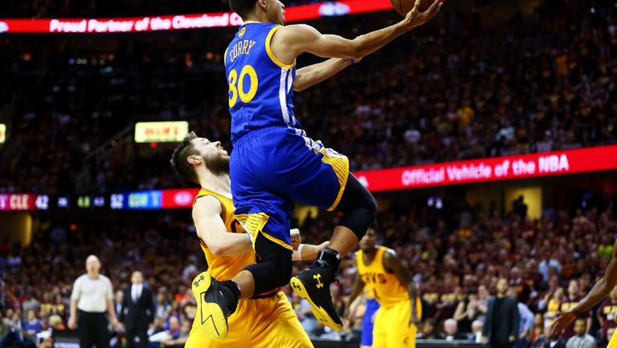 La star des Golden State Warriors, Stephen Curry, lors du match N.4 de la finale NBA face aux Cavaliers, à Cleveland le 12 juin 2015