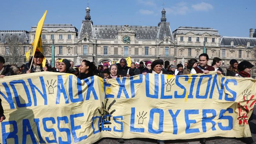 Manifestation de l'association "Droit au Logement" contre les expulsions le 1er avril 2013 à Paris