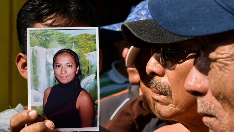 La photo d'une femme disparue dans le séisme meurtrier, montrée par ses proches le 19 avril 2016 à Manta