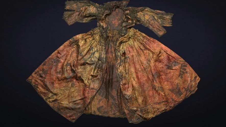 Photo fournie le 19 avril 2016 par le musée Kaap Skil d'une robe en soie datant du 17e siècle, faisant partie de l'exposition "Garde Robe" sur l'île de Texel aux Pays-Bas