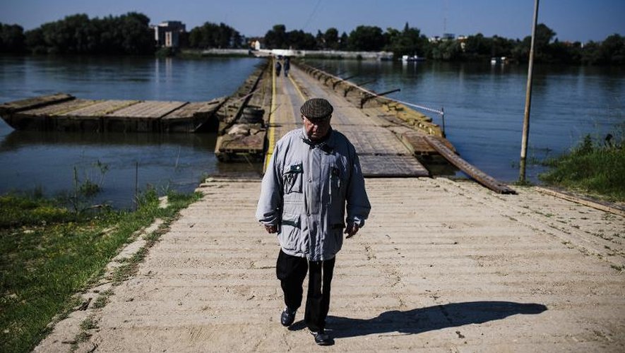 Un survivant du camp bulgare de Belene revient sur le lieu de sa détention, l'île Persin au milieu du Danube, le 30 mai 2015