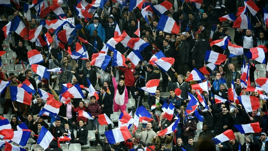 Des supporteurs français lors du match amical face à la Russie, le 29 mars 2016 au Stade de France