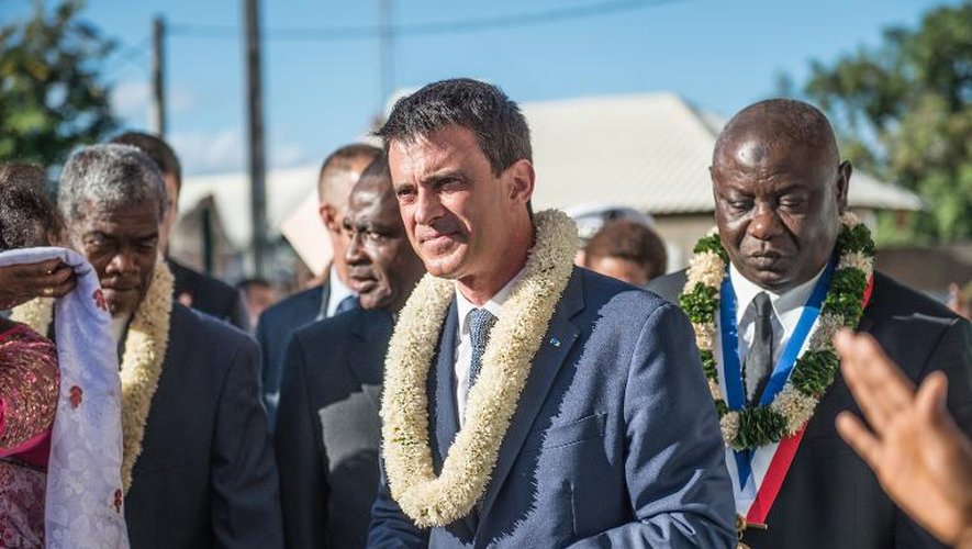 Le Premier ministre Manuel Valls à Mayotte, le 13 juin 2015