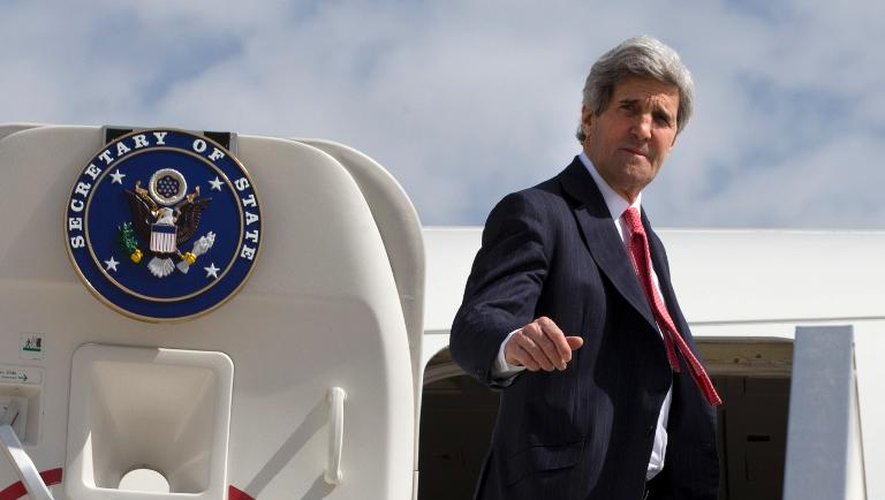 Le secrétaire d'Etat américain John Kerry à son départ d'Israël, le 1er avril 2014