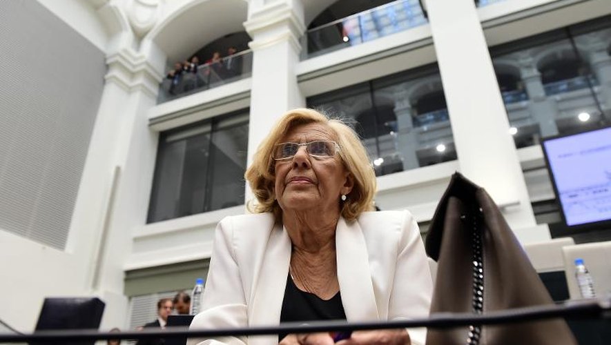L'ancienne juge Manuela Carmena, 71 ans, à son arrivée au Palais Cibeles, siège de la mairie de Madrid, le 13 juin 2015
