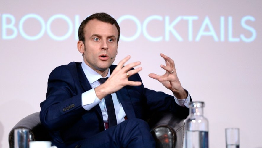 Le ministre de l'Economie, Emmanuel Macron, lors d'un débat organisé par le think tank "Politico" à Bruxelles le 18 avril 2016