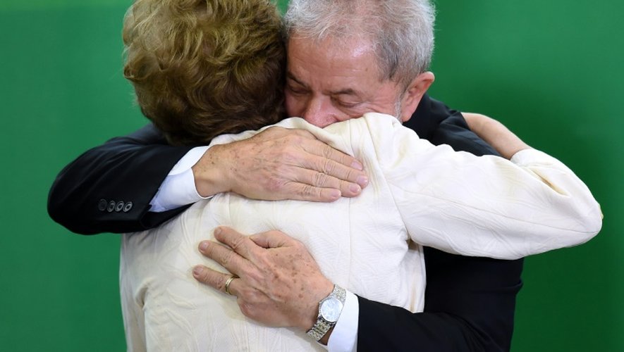 L'ex-président Luiz Inacio Lula da Silva et la présidente actuelle Dilma Rousseff, à Brasilia, le 17 mars 2016