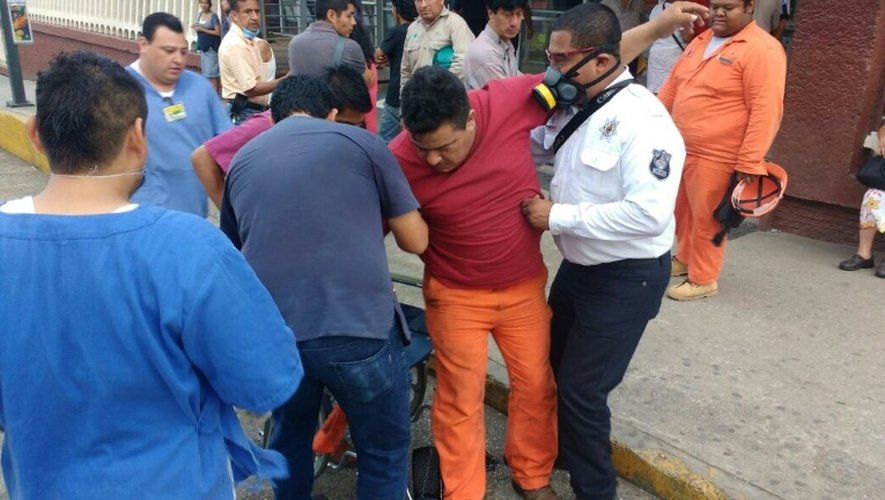 Un ouvrier blessé dans l'explosion survenue dans du complexe pétrochimique Petroquimica Mexicana de Vinilo, le 20 avril 2016 à Coatzacoalcos