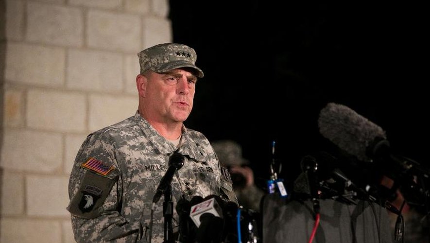 Le général  Mark Milley, commandant la base militaire de Fort Hood, face à la presse le 2 avril 2014 après la fusillade mortelle