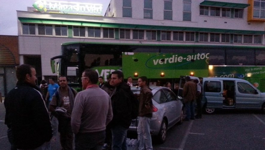 Trois autocars d'un transporteur ruthénois ont été affrétés par la FDSEA et les JA samedi soir au départ d'Onet-le-Château.