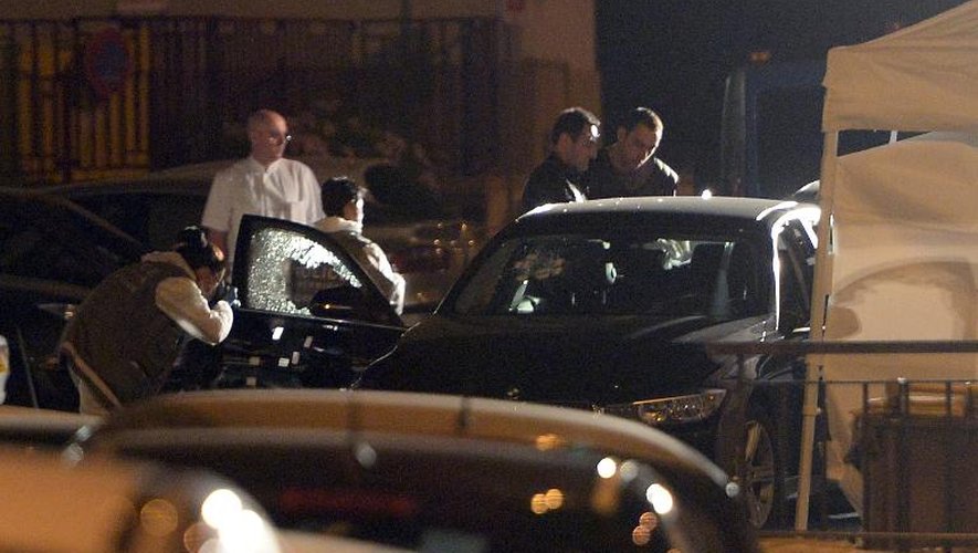 Les policiers à l'endroit où un homme a été abattu le 24 juin 2013 à Marseille