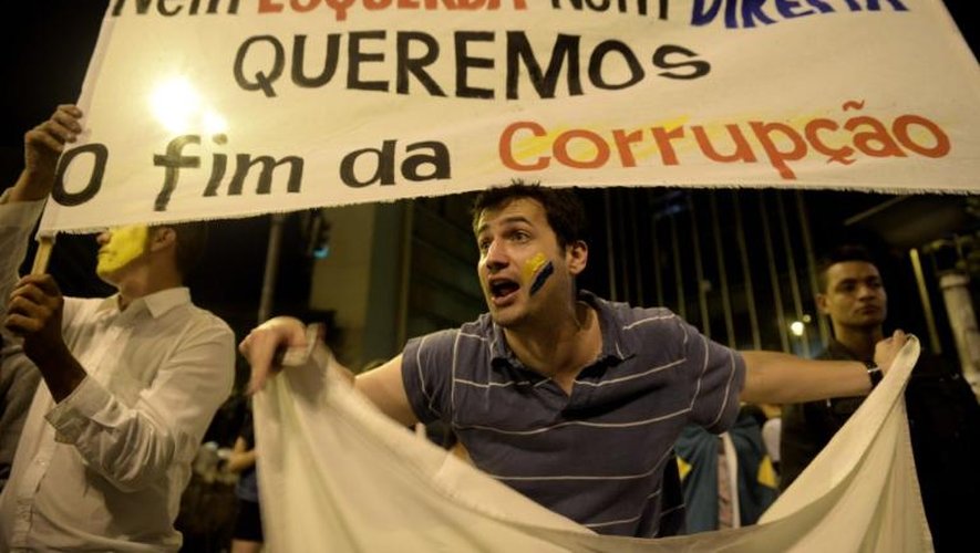 Des manifestants le 22 juin 2013 à Belo Horizonte
