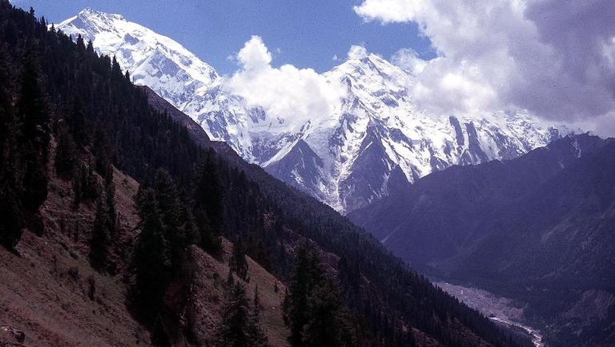 Vue en date du 22 juin 2003 du Nanga Parbat dans l'Himalaya pakistanais