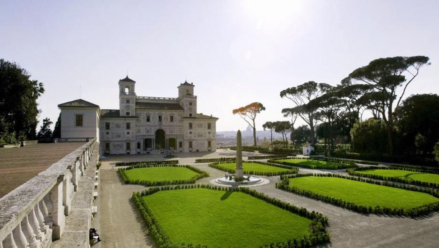 Vue de la Villa Médicis et son "jardin à l'italienne" à Rome.