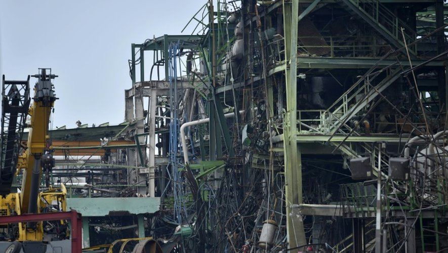 Le complexe pétrochimique Pemex dévasté le 21 avril 2016 à Coatzacoalcos après une explosion meurtrière
