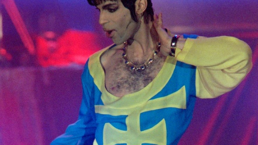 Le chanteur Prince sur scène lors des Music Awards le 4 mai 1994 à Monaco