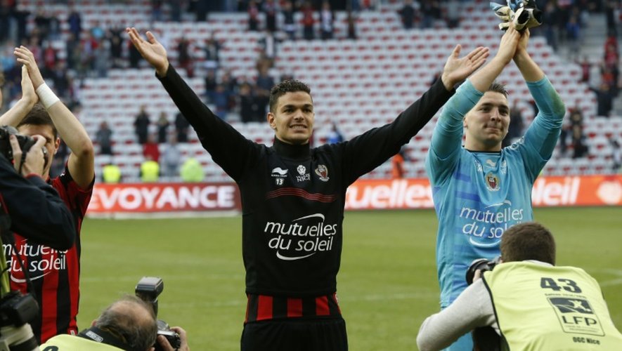 Hatem Ben Arfa (c) à la fin du match Nice - Rennes, le 10 avril 2016 à l'Allianz Riviera