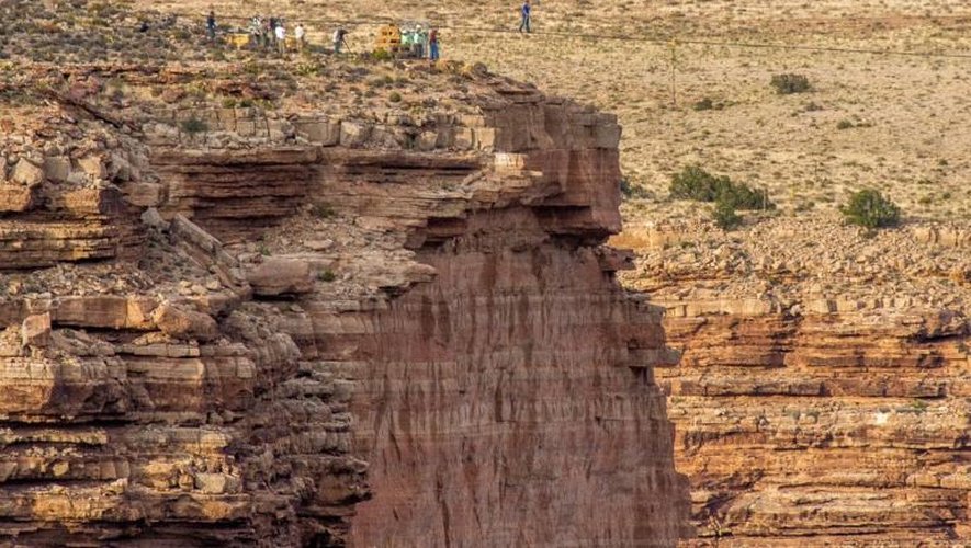 Le funambule américain Nik Wallenda traverse le Grand Canyon, le 23 juin 2013