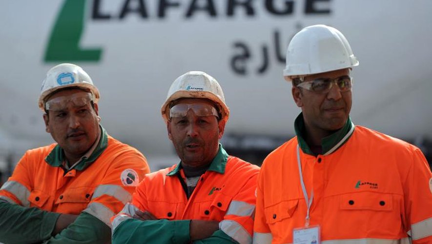 Des ouvriers du groupe Lafarge en Algérie en 2013