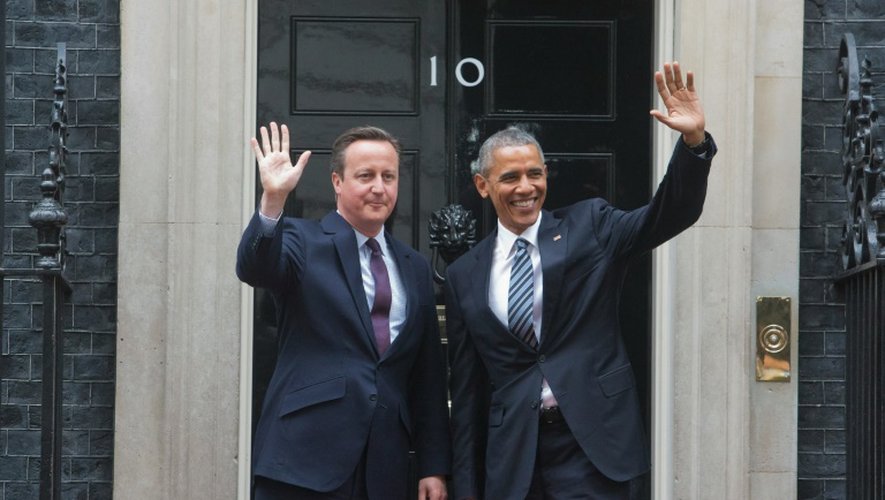 Le Premier ministre britannique, David Cameron (g), et le président américain, Barack Obama (d), à Londres le 22 avril 2016