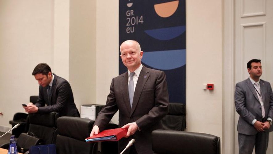 Le ministre britannique des Affaires étrangères William Hague, au cours d'une réunion informelle à Athènes, le 4 avril 2014