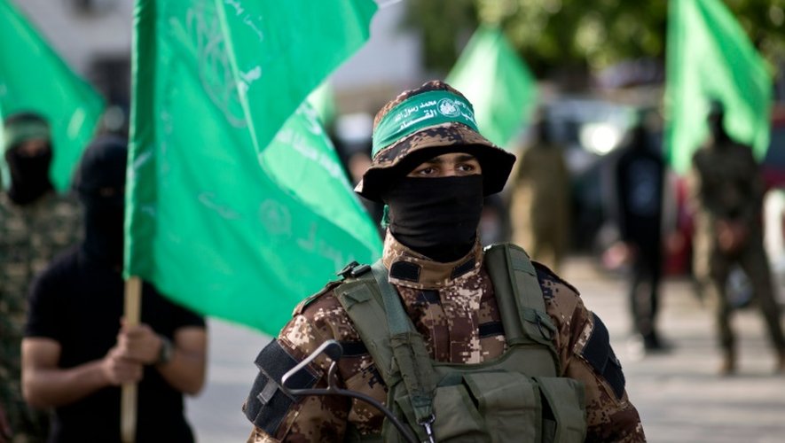 Des membres des brigades Ezzedine al-Qassam, la branche militaire du Hamas défilent à Gaza, le 16 avril, 2016