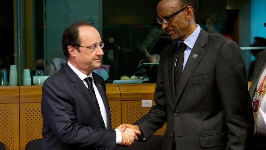 Le président François Hollande et le président rwandais Paul Kagamé le 2 avril 2014 à Bruxelles