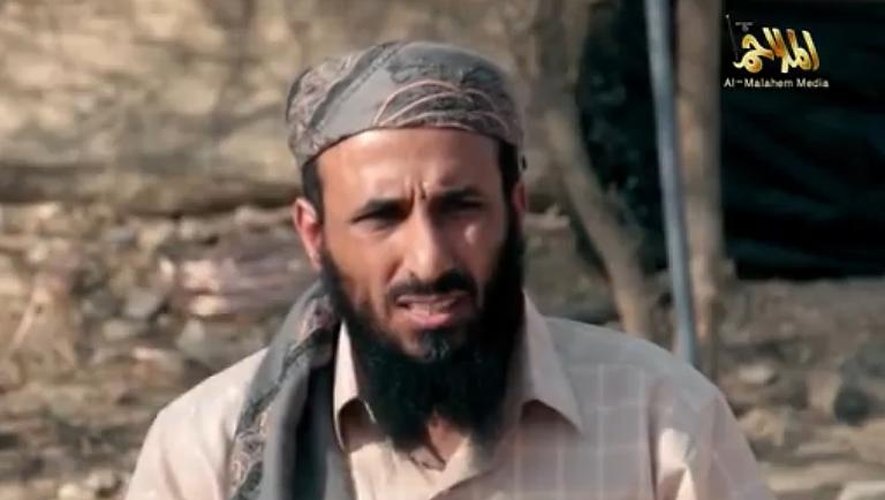 Image extraite d'une vidéo de propagande diffusée le 29 mars 2014 par Al-Malahem Media, montrant le chef d'Al-Qaïda dans la péninsule arabique Nasser al-Wahishi dans un lieu non précisé au Yémen