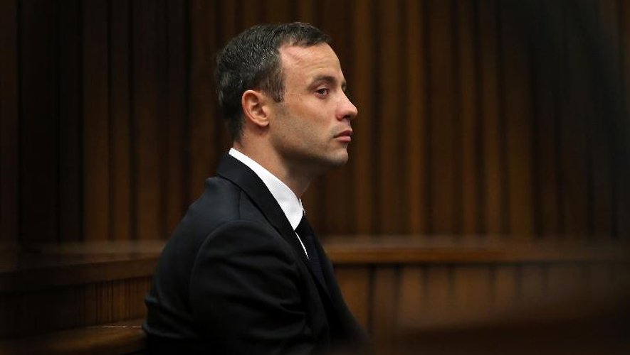 Le champion paralympique sud-africain Oscar Pistorius devant le tribunal de Pretoria, le 7 avril 2014