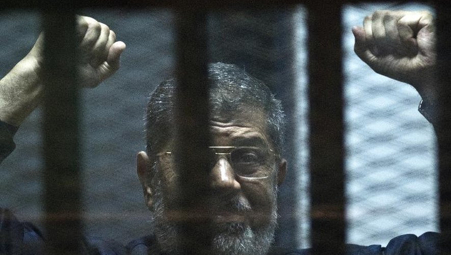 L'ancien président égyptien Mohamed Morsi lors de son procès au Caire, le 16 juin 2015