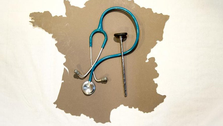 Les médecins n'ont jamais été aussi nombreux en France, mais ils vieillissent et le nombre de médecins généralistes continue de baisser, selon l'Atlas 2015 de la démographie médicale