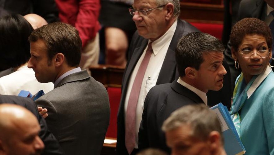 Manuel Valls et Emmanuel Macron, à l'Assemblée