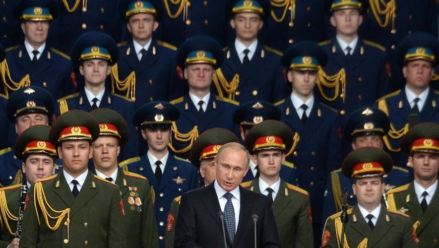 Le président russe Vladimir Poutine lors du salon militaire "Armée-2015" à Kubinka en Russie, le 16 juin 2015