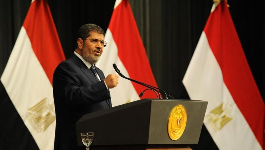 Une photo du 26 juin 2013 fournie par la Présidence égyptienne montre le chef de l'Etat, Mohamed Morsi, lors d'un discours au Caire