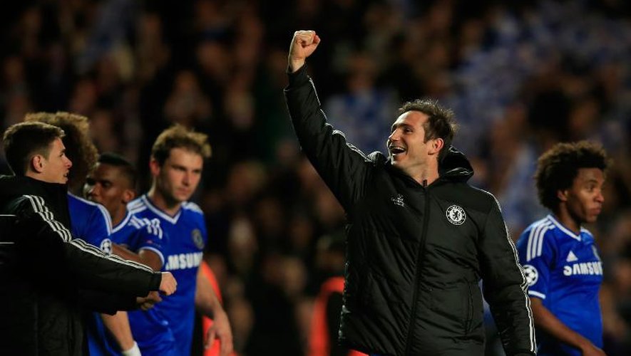 Le milieu de terrain de Chelsea, Frank Lampard (D) célèbre la qualification de Chelsea en demi-finales de la Ligue des champions aprè-s sa victoire 2-0 contre le PSG, le 8 avril 2014 à Stamford Bridge