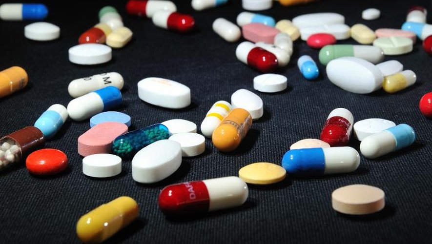Divers médicaments sous forme de cachets et pillules