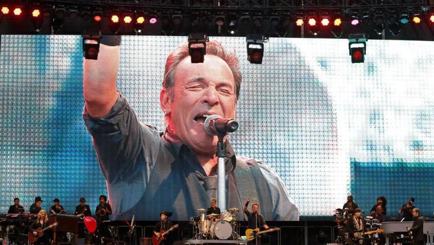 Le chanteur américain Bruce Springsteen lors d'un concert à Gijon en Espagne, le 26 juin 2013