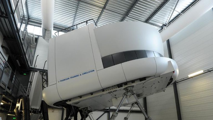 Vue extérieure d'un des simulateurs de vol professionnel du centre d'entraînement à Roissy, le 7 avril 2014