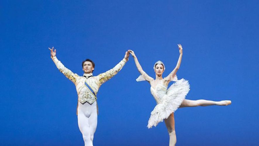 Photo non datée transmise par le Wiener Staatsballet de Maria Yakovleva et Robert Gabdullin dansant le ballet "La belle au bois dormant" de Rudolf Noureiev à l'opéra de Vienne